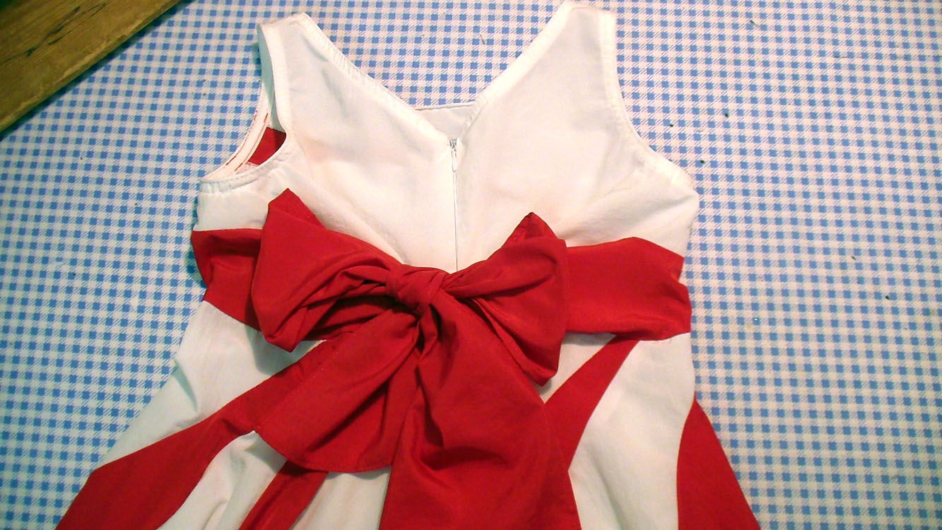 Как сшить нарядное платье для девочки 1 год своими руками